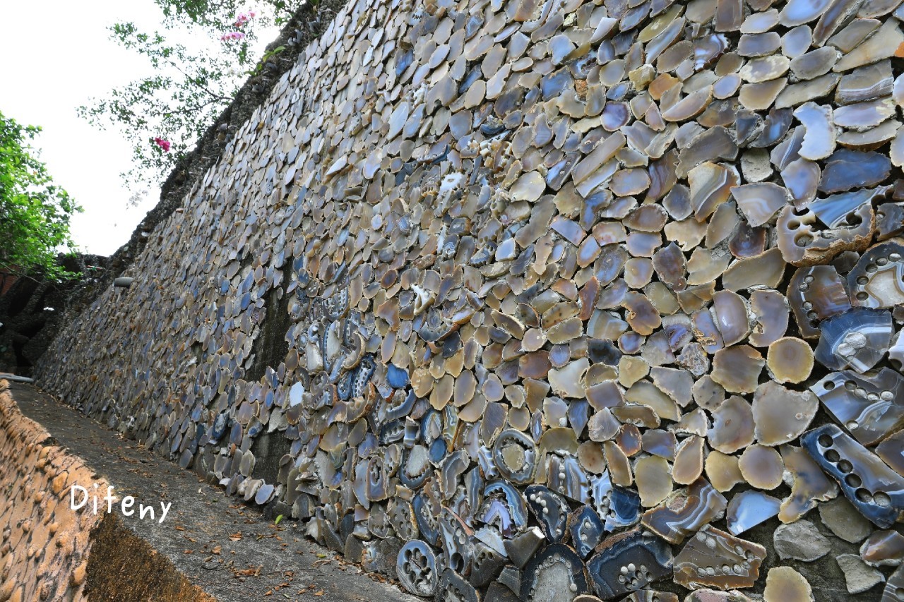 台灣版奎爾公園｜石頭廟，山裡的仙氣十足、對比巴賽隆納的異曲同工之妙～