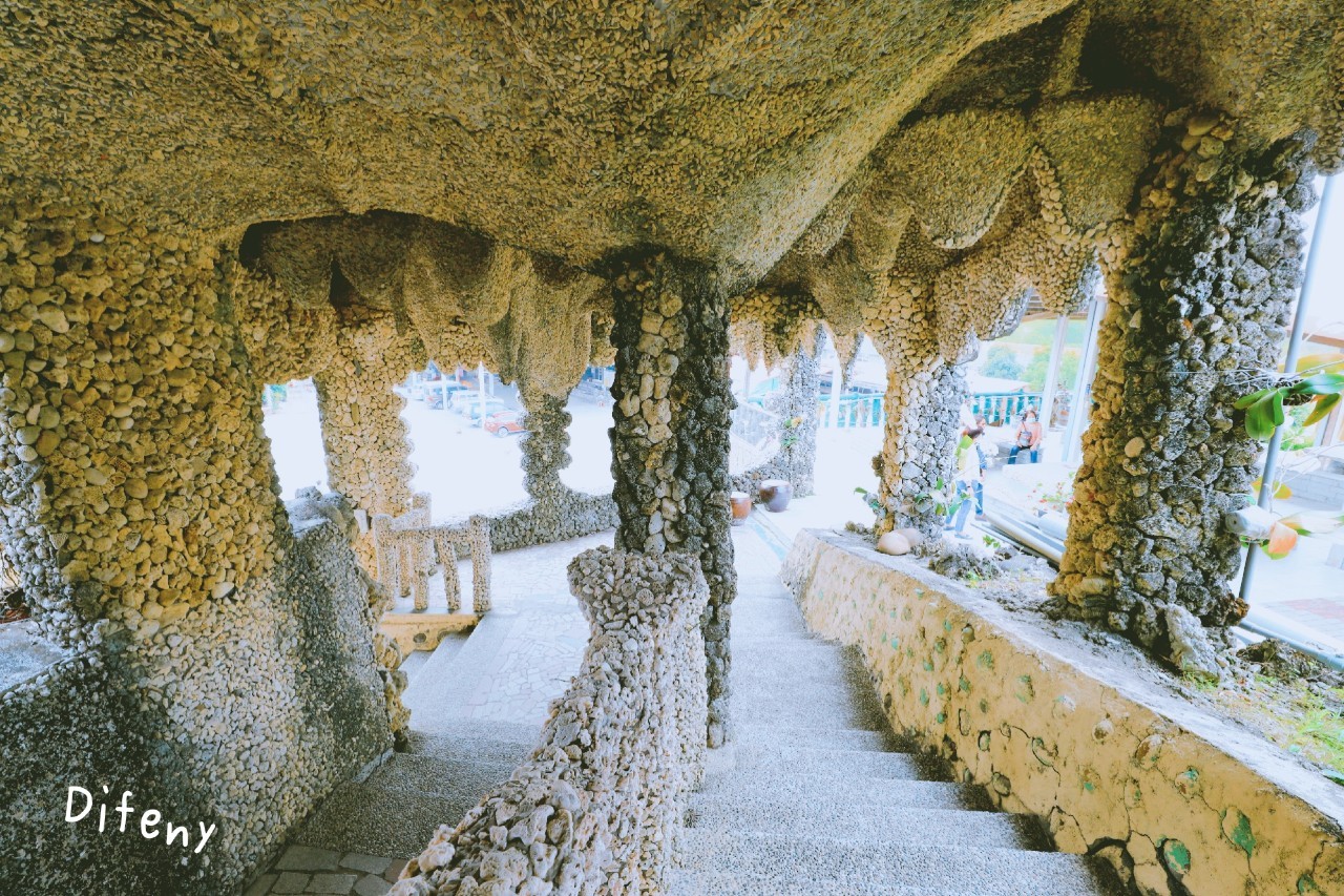 台灣版奎爾公園｜石頭廟，山裡的仙氣十足、對比巴賽隆納的異曲同工之妙～