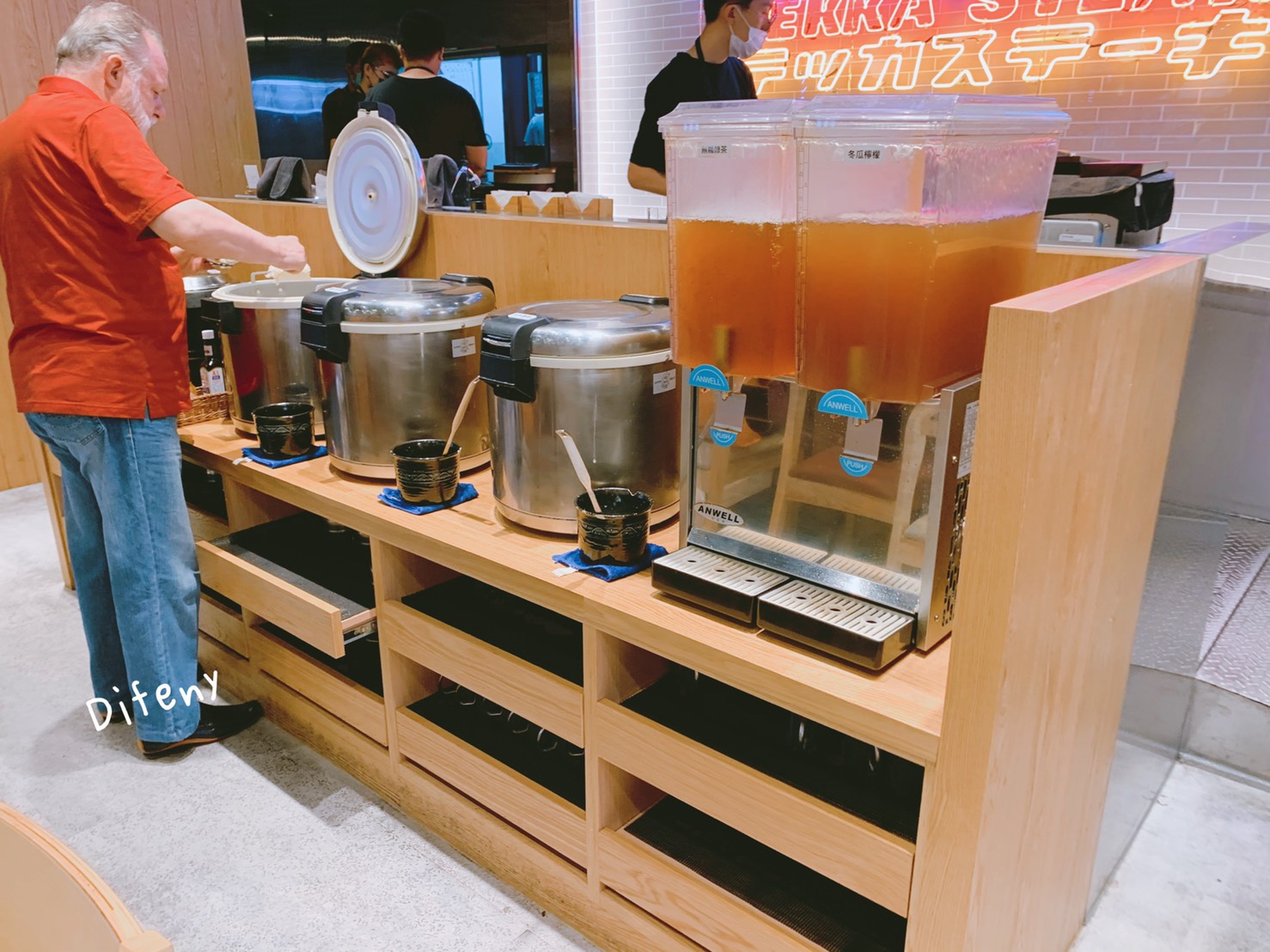 鉄火牛排｜新店京站小碧潭美食街人潮店家，和牛肉燥飯、玉米濃湯、珍珠豆花吃到飽～鐵火牛排