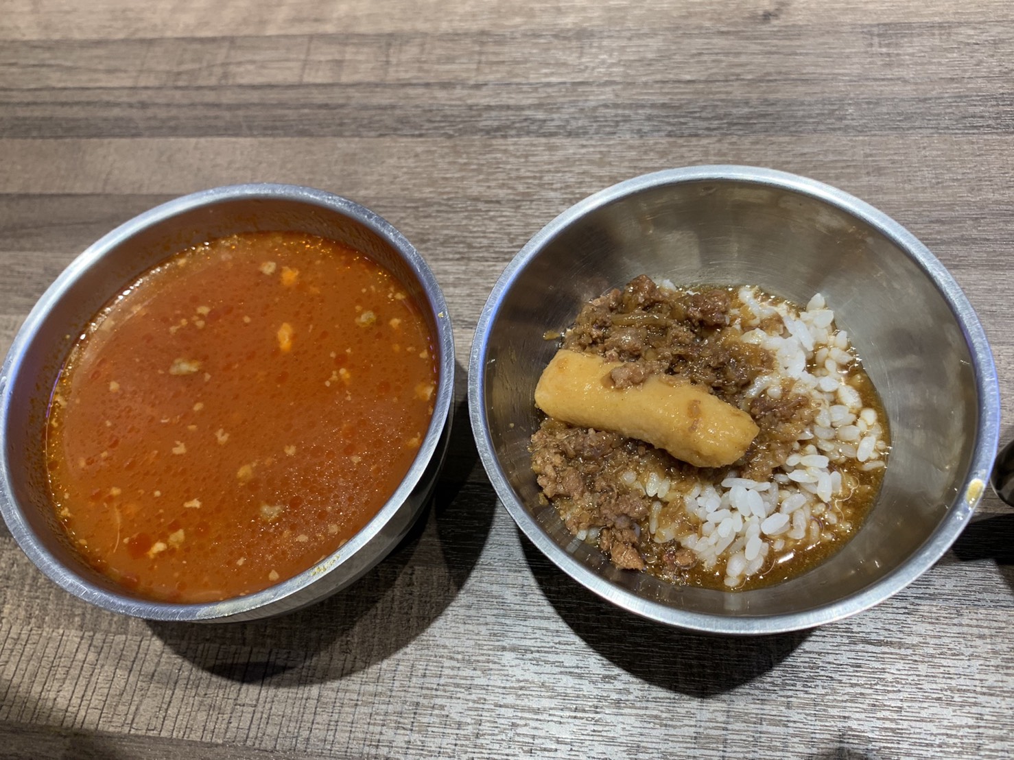 鉄火牛排｜新店京站小碧潭美食街人潮店家，和牛肉燥飯、玉米濃湯、珍珠豆花吃到飽～鐵火牛排