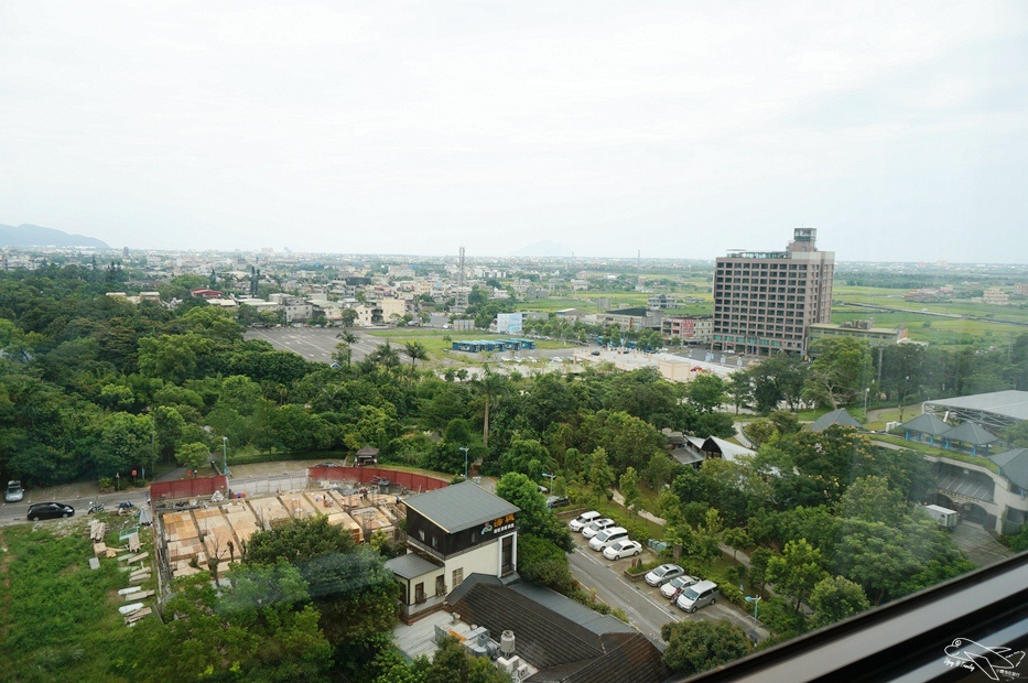 礁溪超五星親子豪華溫泉飯店促銷，雙人含早餐6500起，暑假平日可～從沒見過這麼低價～（一個小時賣光）