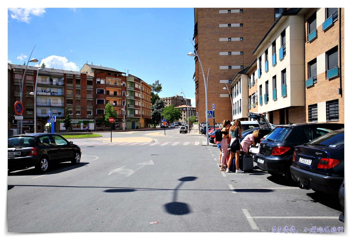 西班牙親子朝聖之路｜Day3，火車抵達Ponferrada，慢行在龐費拉達～Castillo de Ponferrada、Iglesia de San Andres、Albergue de Peregrinos San Nicolás de Flue