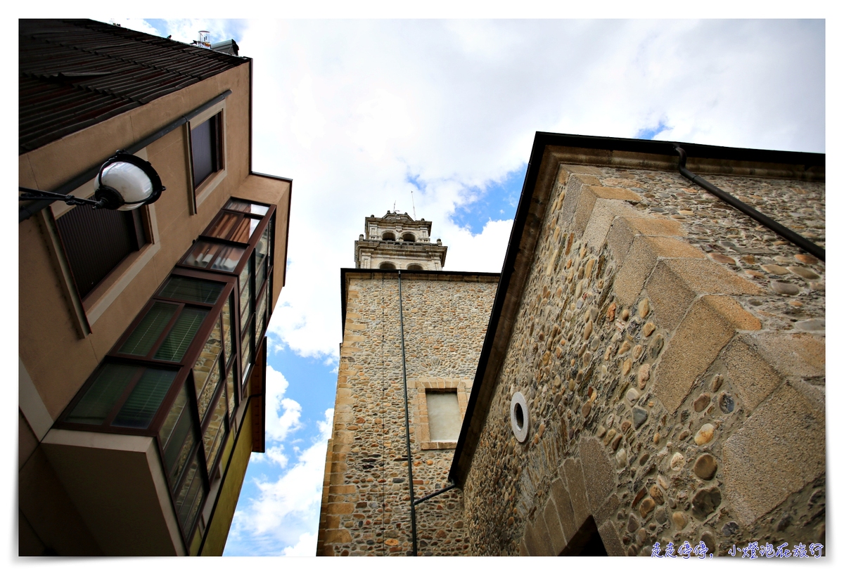 西班牙親子朝聖之路｜Day3，火車抵達Ponferrada，慢行在龐費拉達～Castillo de Ponferrada、Iglesia de San Andres、Albergue de Peregrinos San Nicolás de Flue