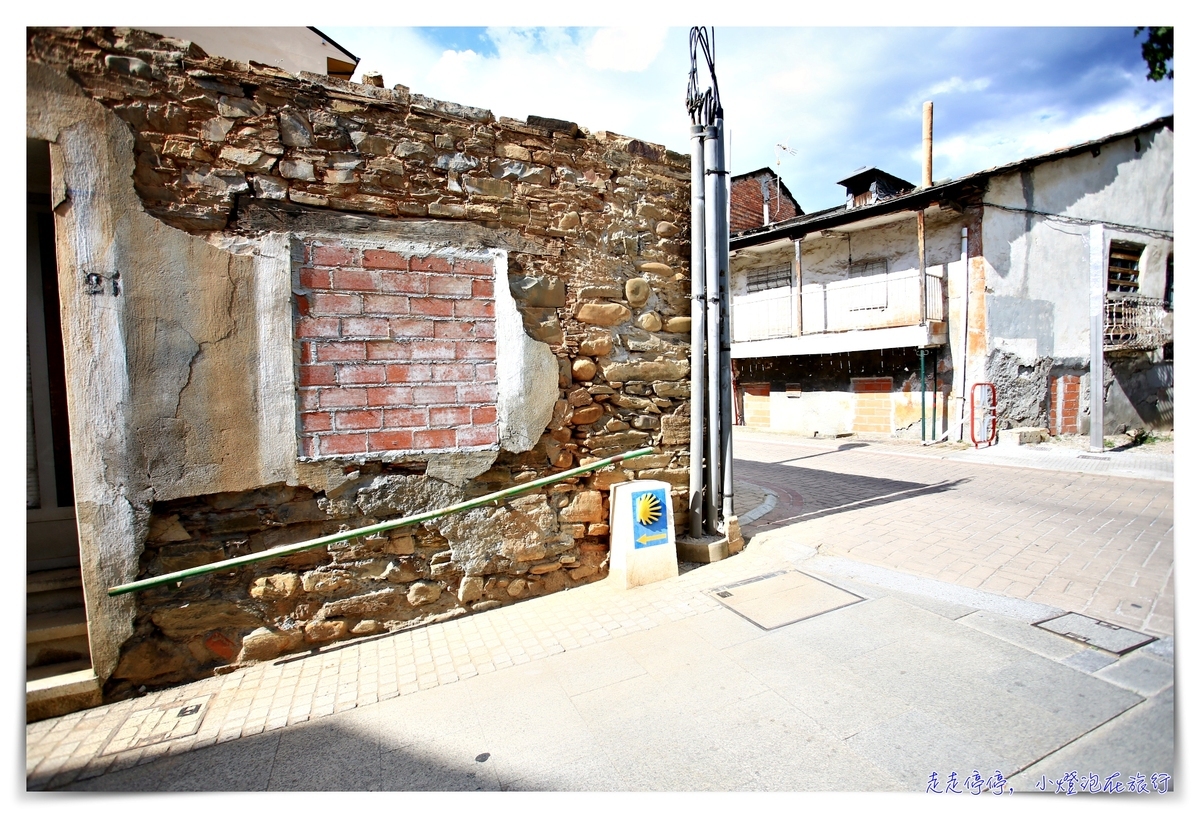 西班牙親子朝聖之路｜Day3，火車抵達Ponferrada，慢行在龐費拉達～Castillo de Ponferrada、Iglesia de San Andres、Albergue de Peregrinos San Nicolás de Flue