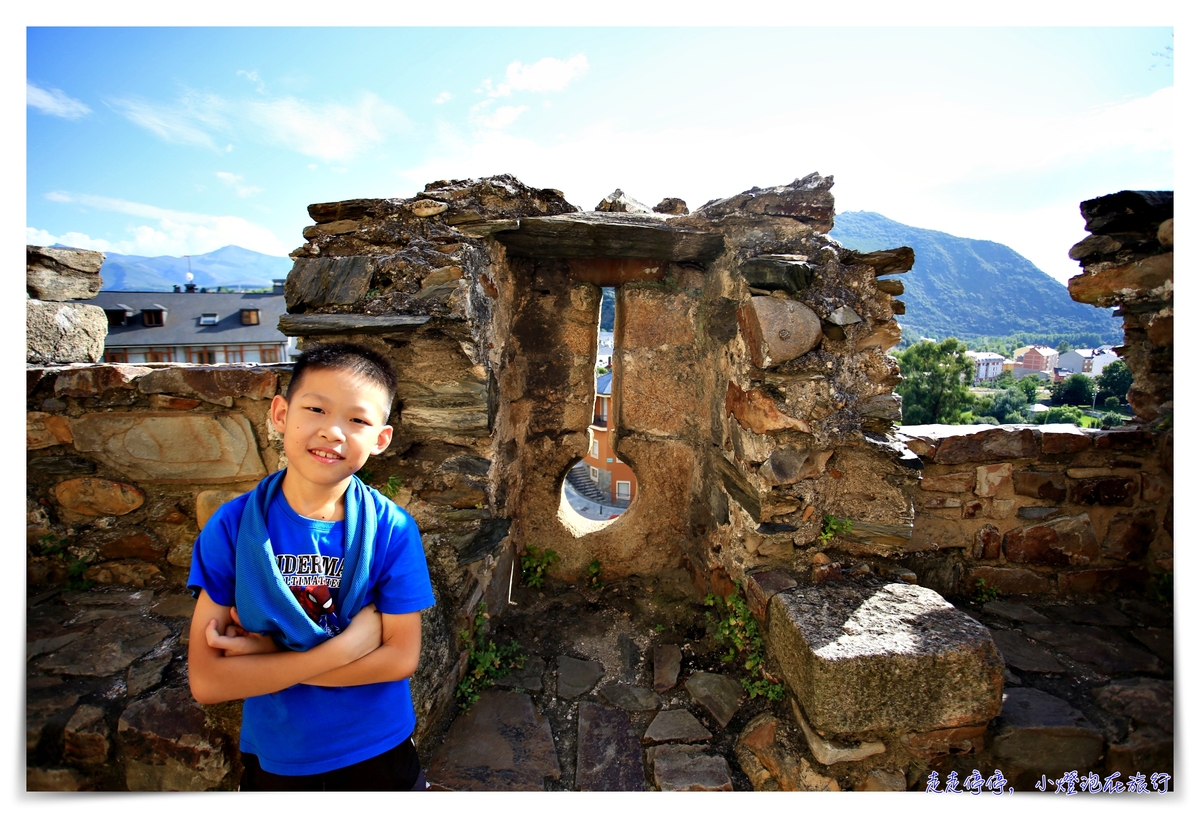 西班牙親子朝聖之路｜Day3，火車抵達Ponferrada，慢行在龐費拉達～Castillo de Ponferrada、Iglesia de San Andres、Albergue de Peregrinos San Nicolás de Flue