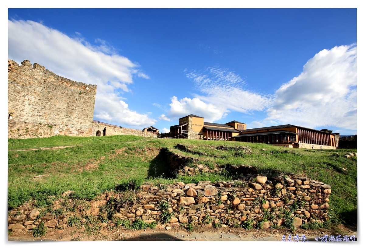 西班牙親子朝聖之路｜Day3，火車抵達Ponferrada，慢行在龐費拉達～Castillo de Ponferrada、Iglesia de San Andres、Albergue de Peregrinos San Nicolás de Flue