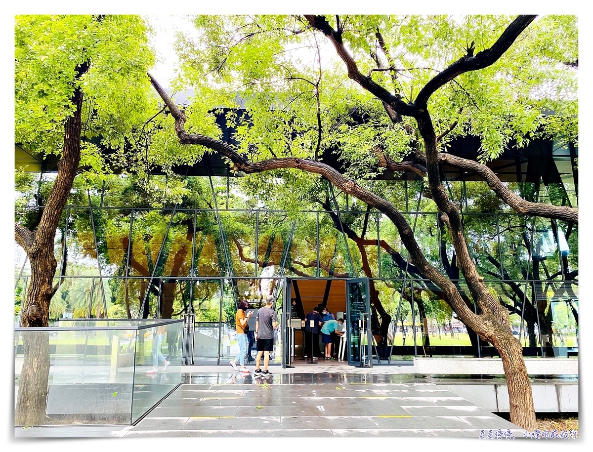 屏東總圖書館｜南台灣最美森林系圖書館，每一個仰頭，都在綠色的呼吸中