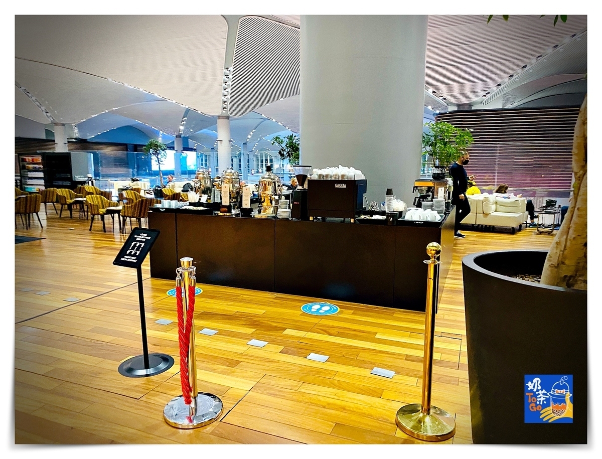 伊斯坦堡機場貴賓室Turkish Airlines Miles&Smiles Lounge｜中轉土耳其，可以吃點東西、洗澡、甚至休息的獨立空間～啊～好想出國！