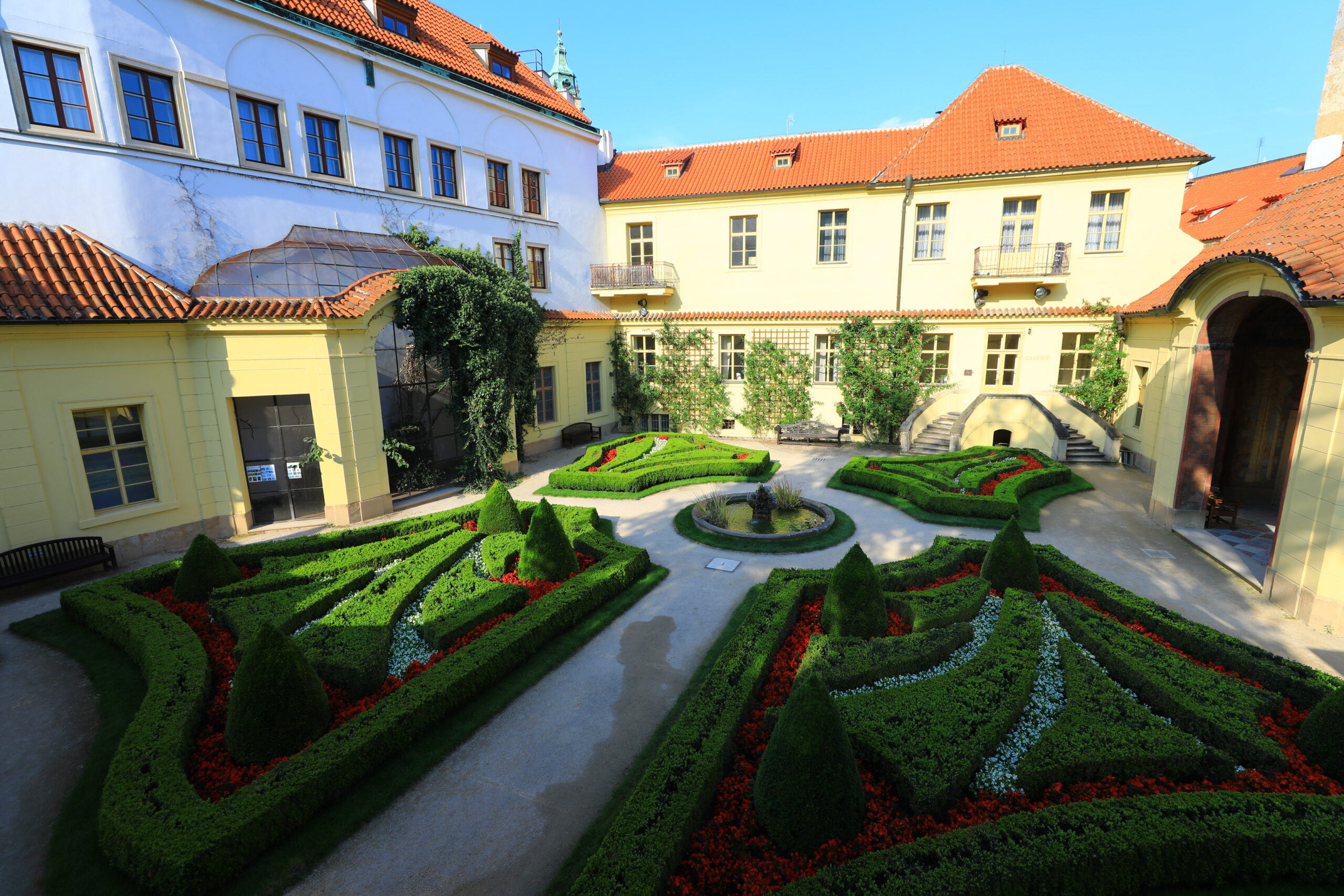 布拉格最美庭園｜維巴庭園Vrtbovská zahrada，周杰倫婚紗取景地，票選中歐最美庭園，聯合國教科文組織世界文化遺產名錄