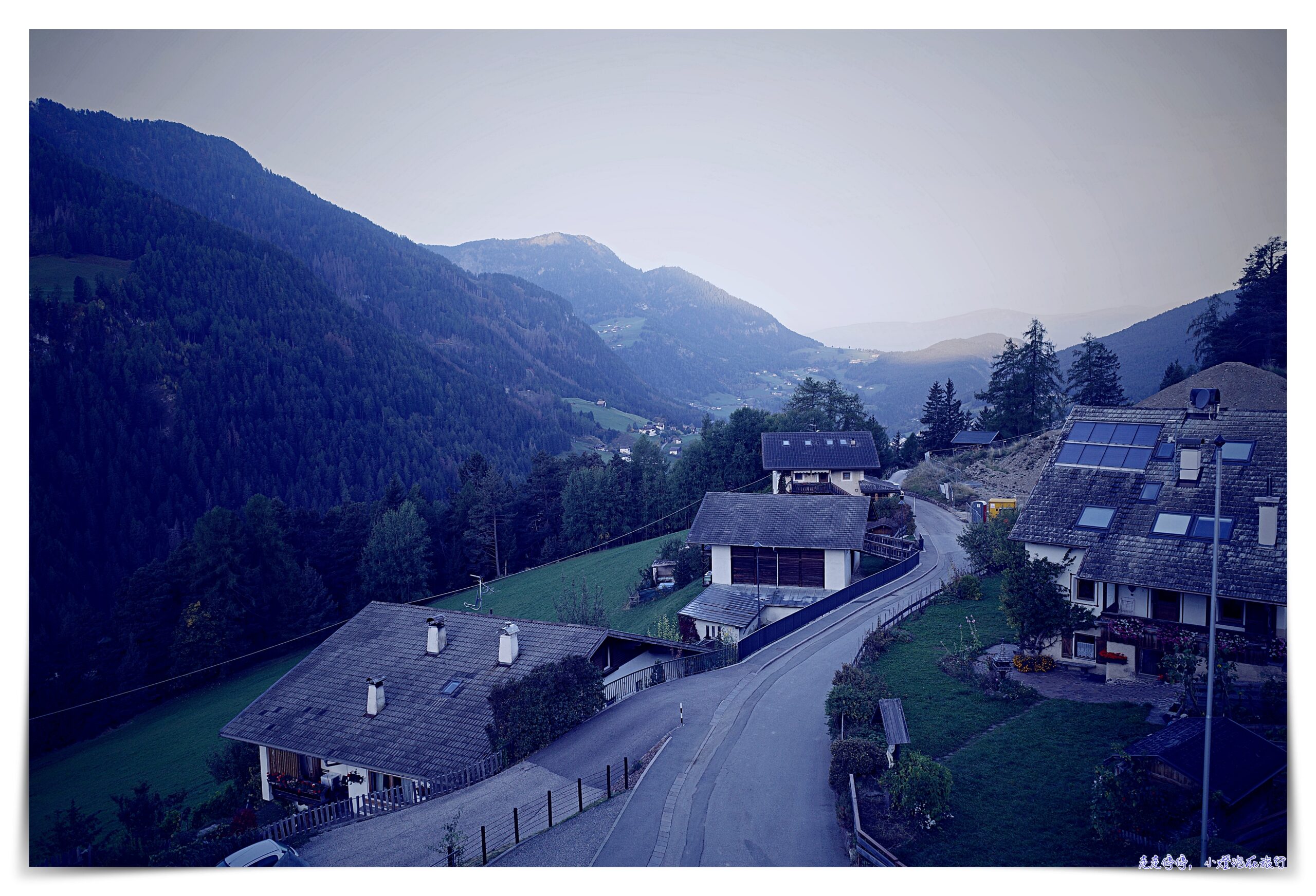 義大利多洛米蒂住宿｜奧爾蒂塞伊美景住宿，Hotel Ansitz Jakoberhof，陽台就有多洛米提山美景