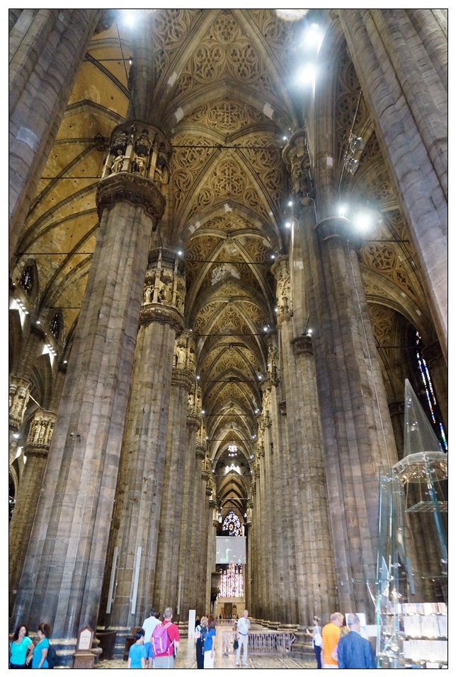 米蘭大教堂|世紀經典景點・那一個早晨的米蘭主座教堂洗禮～Duomo di Milano