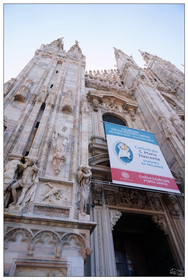 米蘭大教堂|世紀經典景點・那一個早晨的米蘭主座教堂洗禮～Duomo di Milano