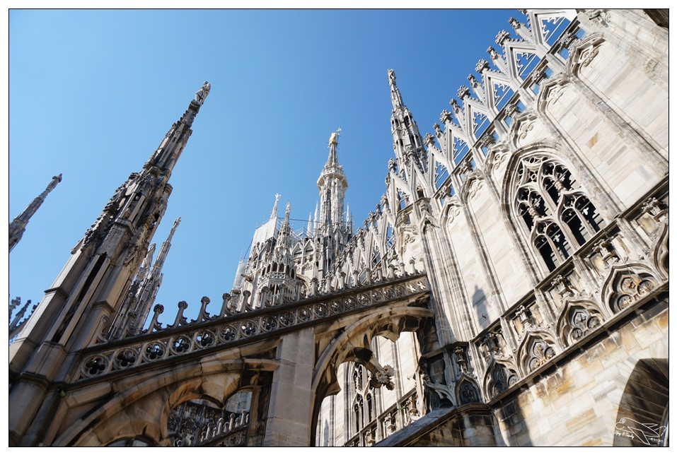 米蘭大教堂|世紀經典景點・那一個早晨的米蘭主座教堂洗禮～Duomo di Milano