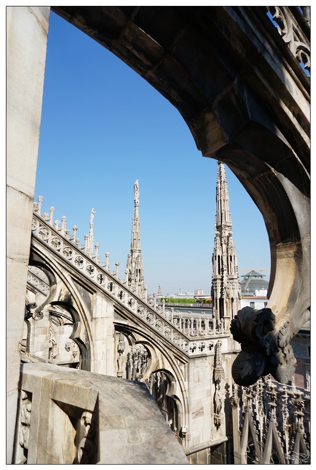 米蘭大教堂|世紀經典景點・那一個早晨的米蘭主座教堂洗禮～Duomo di Milano