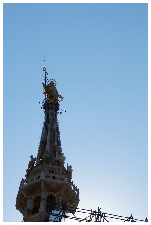 米蘭大教堂|世紀經典景點・那一個早晨的米蘭主座教堂洗禮～Duomo di Milano