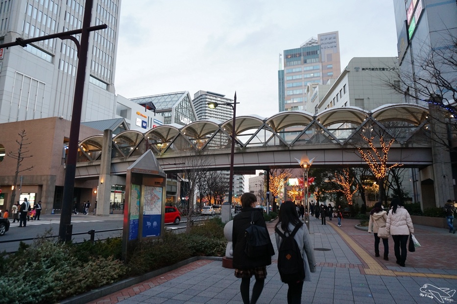 日本關西親子自助|神戶港、麵包超人博物館夜遊～搭配姬路城的好行程～可愛度破錶之必逛麵包超人購物中心！