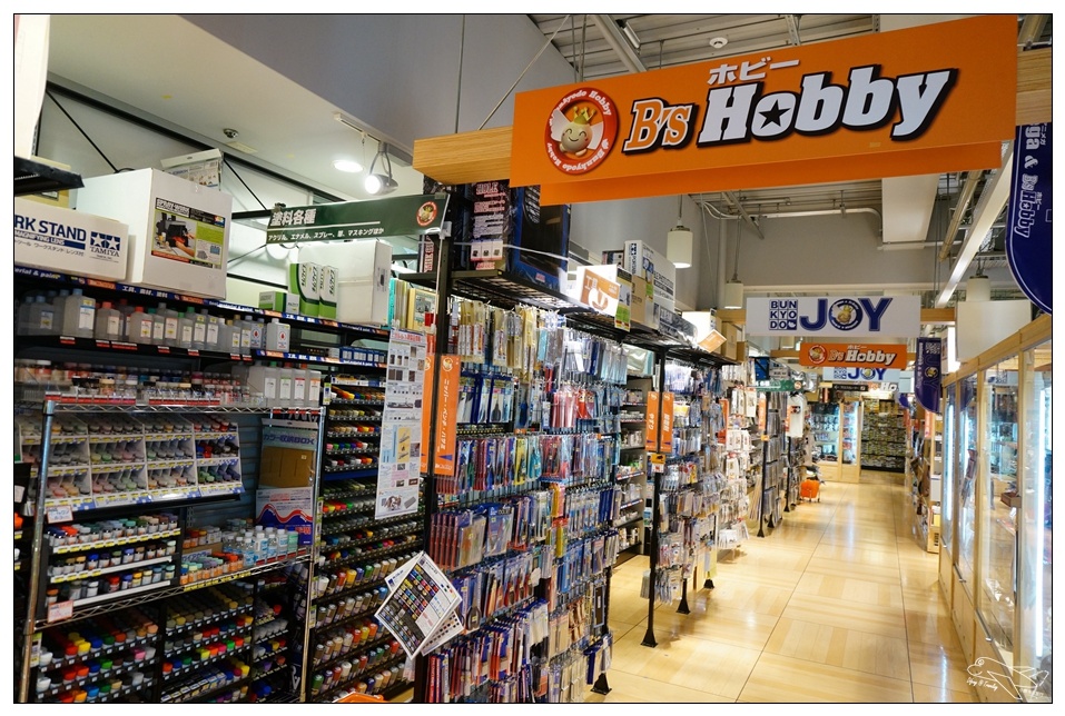 日本九州鋼彈｜文教堂B’s hobby採買記，最大級模型店！天神Soil LOFT不只買文具，隱藏版的鋼彈集散地～含文具退稅紀錄