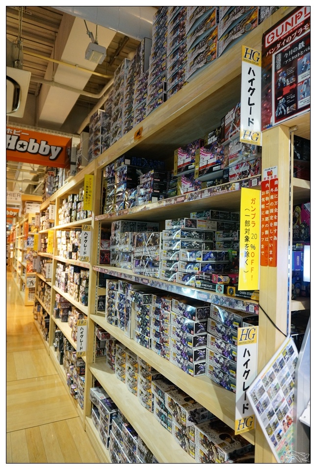 日本九州鋼彈｜文教堂B’s hobby採買記，最大級模型店！天神Soil LOFT不只買文具，隱藏版的鋼彈集散地～含文具退稅紀錄