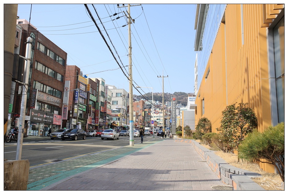 釜山超人氣景點|甘川洞文化村Gamcheon culture village。走一趟藝術村、來一趟與自己的浪漫旅行～完整走跳攻略～