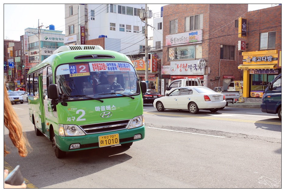 釜山超人氣景點|甘川洞文化村Gamcheon culture village。走一趟藝術村、來一趟與自己的浪漫旅行～完整走跳攻略～