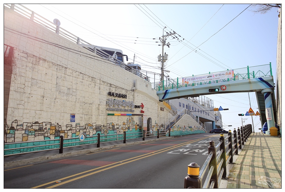 釜山超人氣景點|甘川洞文化村Gamcheon culture village。走一趟藝術村、來一趟與自己的浪漫旅行～完整走跳攻略～