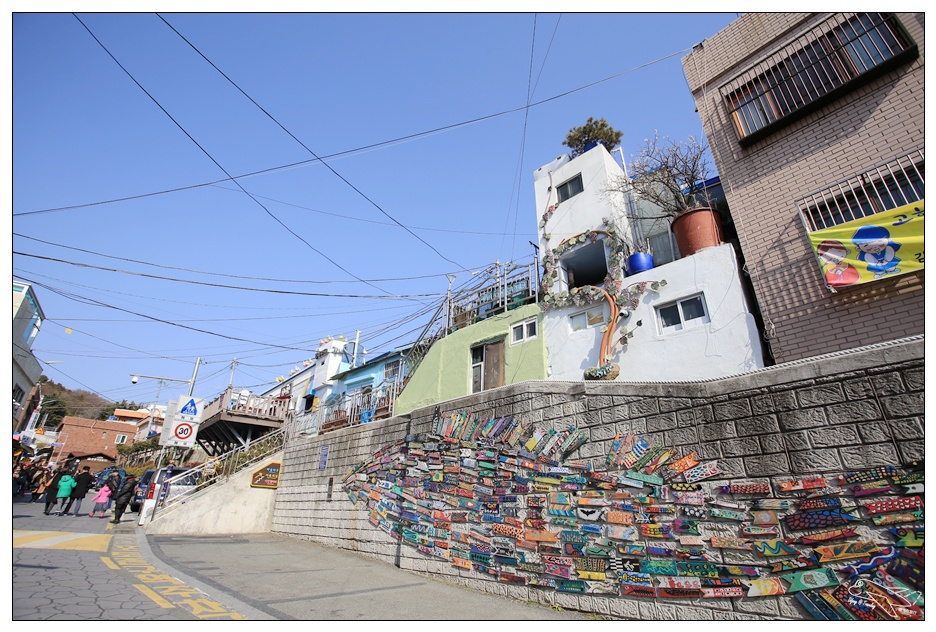 釜山超人氣景點|甘川洞文化村Gamcheon culture village。走一趟藝術村、來一趟與自己的浪漫旅行～完整走跳攻略～