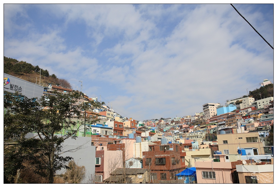 釜山超人氣景點|甘川洞文化村Gamcheon culture village。走一趟藝術村、來一趟與自己的浪漫旅行～完整走跳攻略～