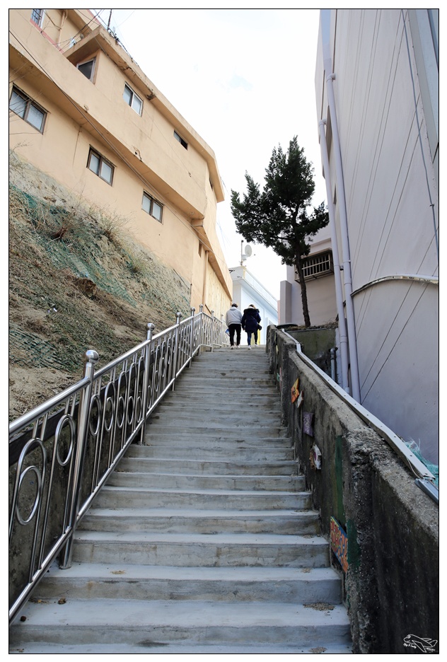 釜山超人氣景點|甘川洞文化村Gamcheon culture village。走一趟藝術村、來一趟與自己的浪漫旅行～完整走跳攻略～