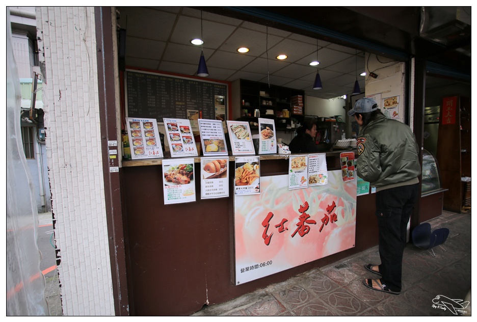 捷運景美站早午餐|紅番茄・不起眼的小店給你滿滿的早餐享受～