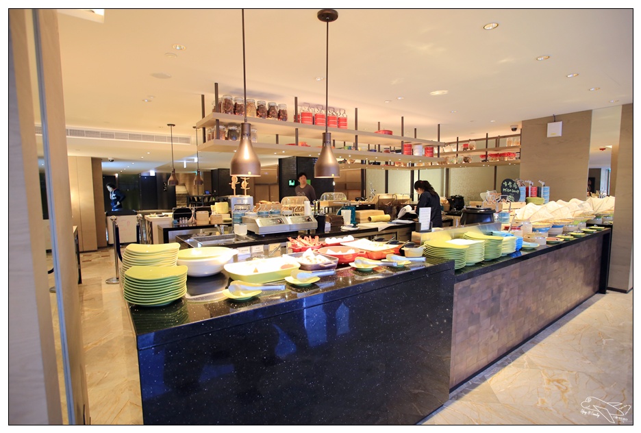 高雄親子飯店推薦|Hotel Indigo Kaohsiung Central Park。英迪格IHG洲際酒店集團首間進駐台灣新潮酒店系列。中央公園R9站英倫設計風格旅店～近新堀江購物商圈～四通八達、方便度高～