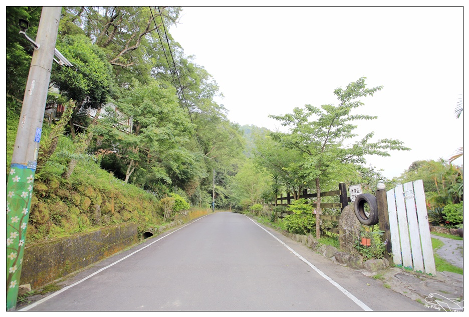 菓風丘上行館・菓風麥芽工房|新竹螢火蟲桐花親子民宿・打開門就有螢火蟲・生態環境美好的大自然寧靜住宿～五指山踏青～