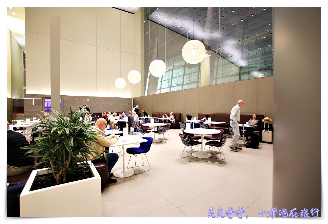 全球第一名商務艙貴賓室體驗｜卡達Al Mourjan Business Lounge，杜哈機場超值豪華轉機，可吃飽、可洗澡、可遊戲