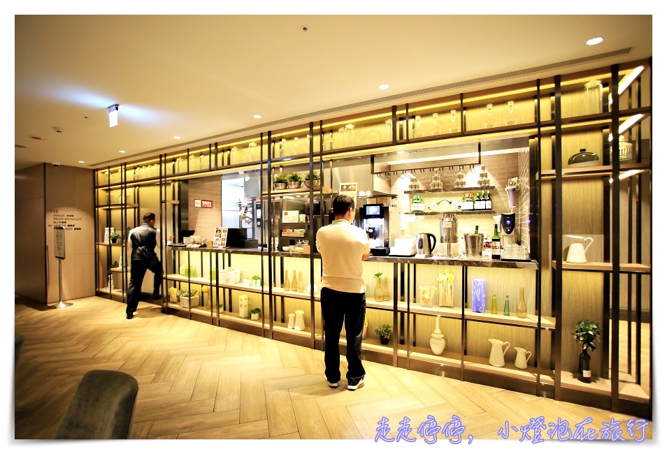 Plaza premium lounge桃園機場二航廈A區｜24小時營業環亞貴賓室，PP卡、龍騰卡、信用卡可申請